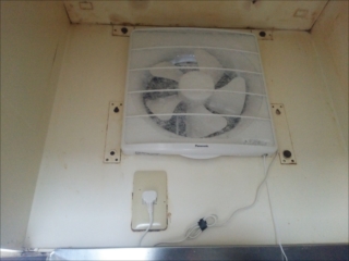台所換気扇設置工事後の画像